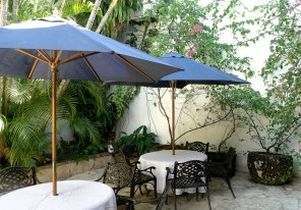 Apart-Hotel-Paris-Plaza-Colon-patio